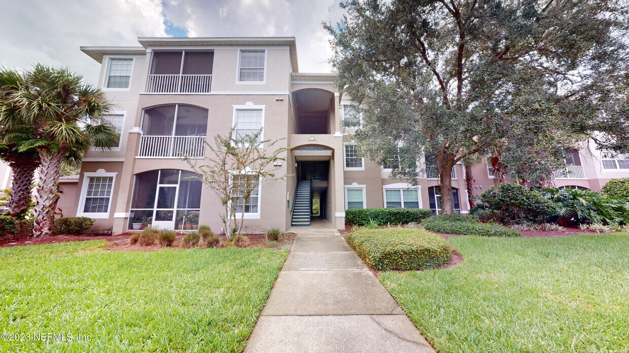 Primary Photo - 10550 Baymeadows Rd
