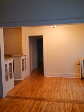 Building Photo - 1115 W 28th St