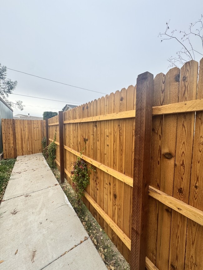 Photo - 2718 N Greenfield Rd House