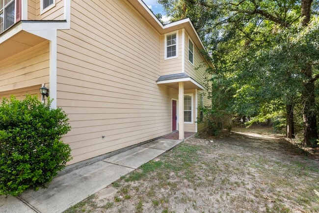 Building Photo - 229 Summerhaze Cir