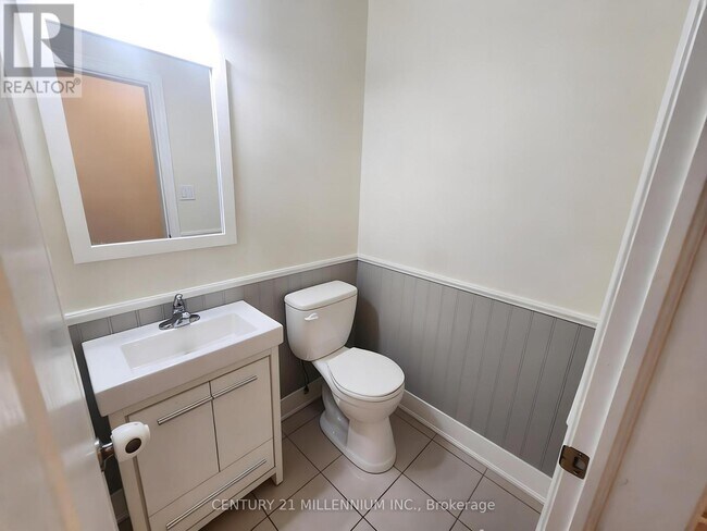 Building Photo - 524 Davis Dr