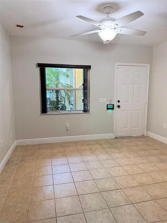 Foto del edificio - 2901 Riverside Dr