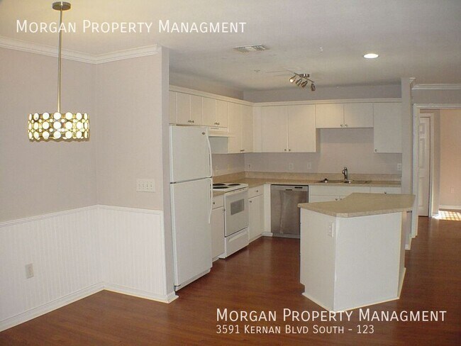 Foto del edificio - 3591 Kernan Blvd S