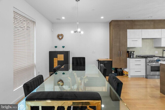 Foto del edificio - 20 Channing St NW