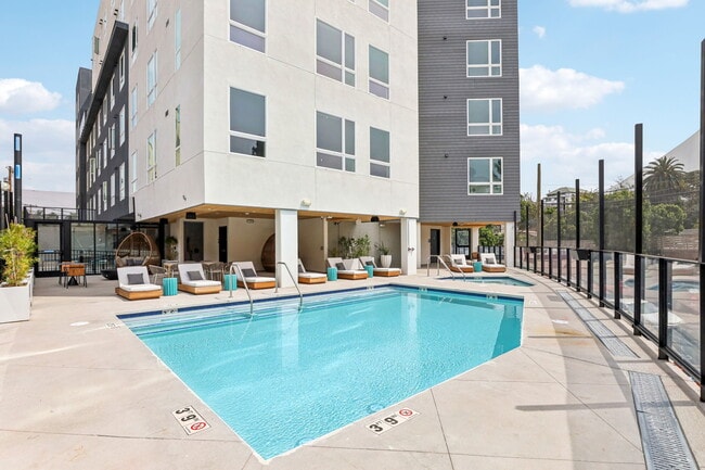 Building Photo - Inspire Echo Park