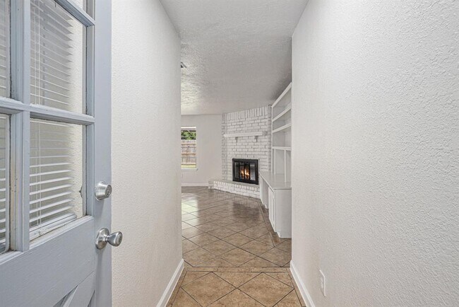 Foto del edificio - 9418 Spiralwood Ln