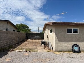 Building Photo - 5713 Idle Ave