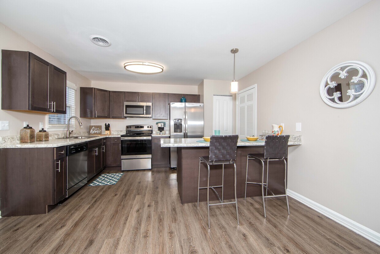 Hampstead Heath Luxury Homes Apartments in Hampton, VA