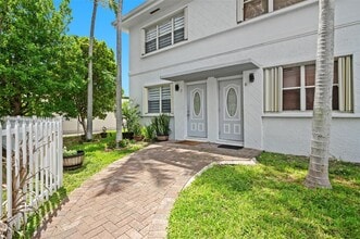 Building Photo - 1701 N Treasure Dr