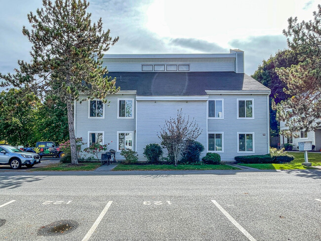 Building Photo - 18 Ocean St