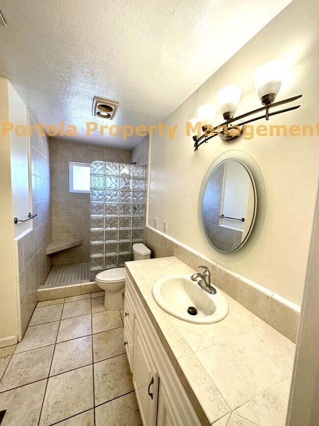 Building Photo - 2 br, 2 bath House - 2962 Renwick Way