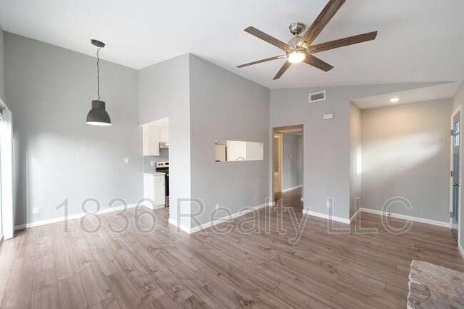 Building Photo - 2305 Singletree Ave