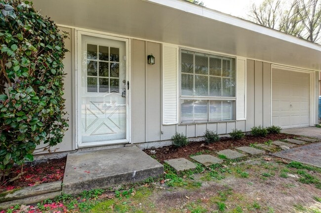 Building Photo - 7815 Moore Dr