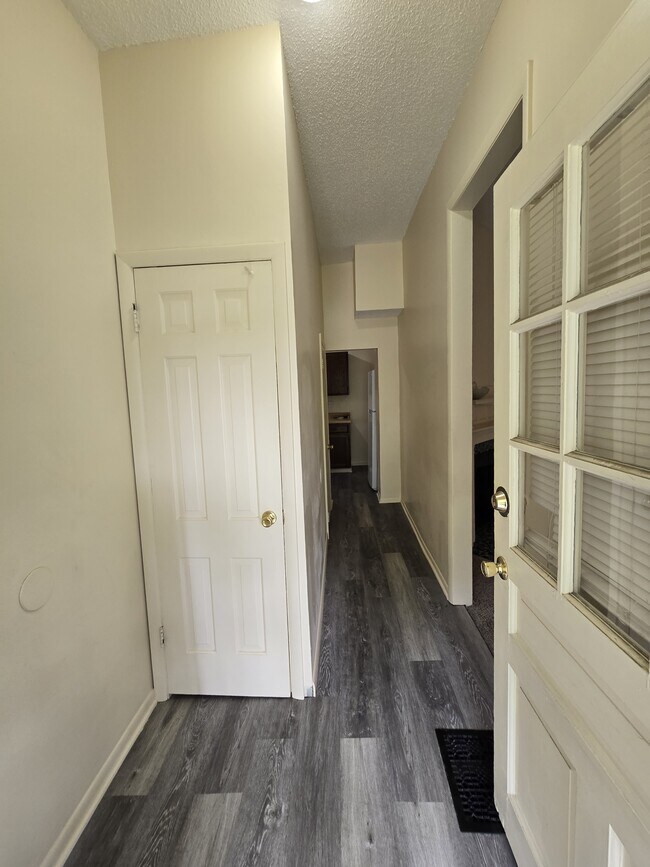 Foto del edificio - 221 S Pleasant St