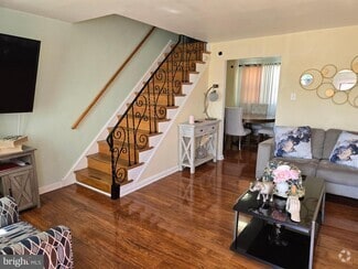 Building Photo - 7152 Bustleton Ave