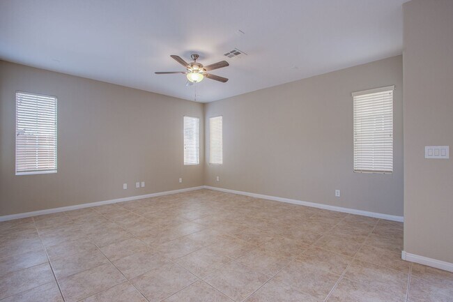 Building Photo - 3 bedroom 2.5 bathroom home in Mountain's ...