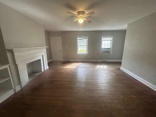 Building Photo - 1717-A Kennedy Drive