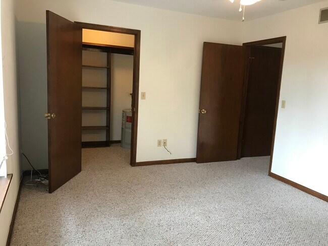 Foto del edificio - 2013 Rickards Rd