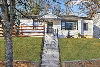 Building Photo - 1173 Fenwood St SW