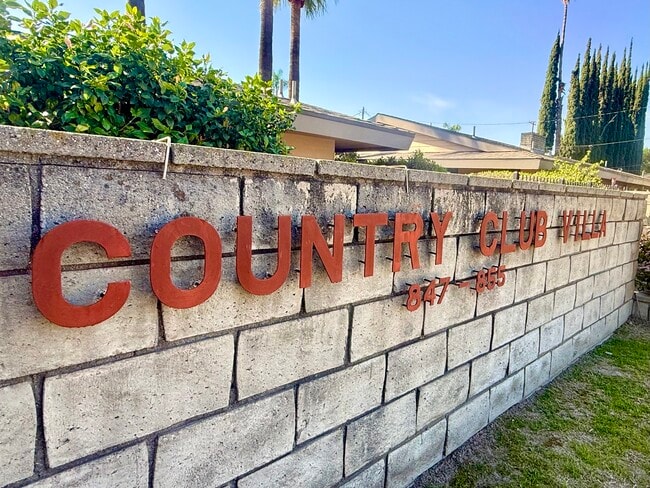 Building Photo - Country Club Villas