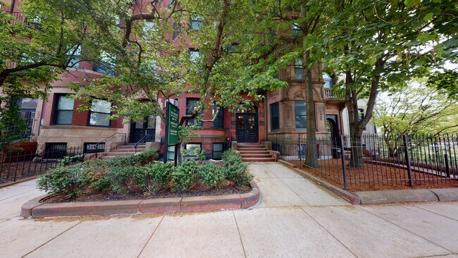 Foto del edificio - 873 Beacon St