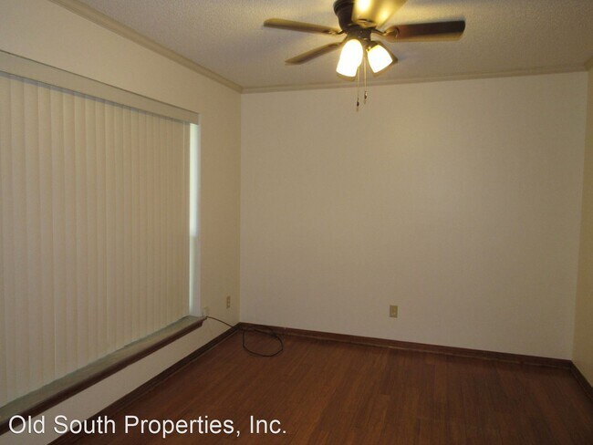 Building Photo - 4 br, 3 bath House - 6260 Lake Charlene Drive