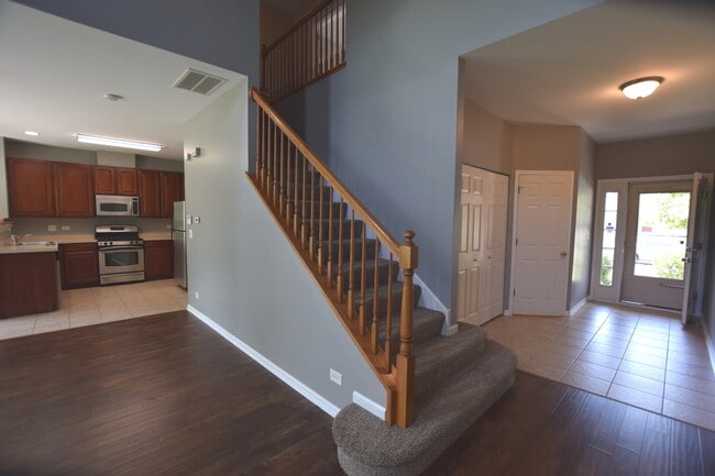 Building Photo - 2382 Claremont Ln