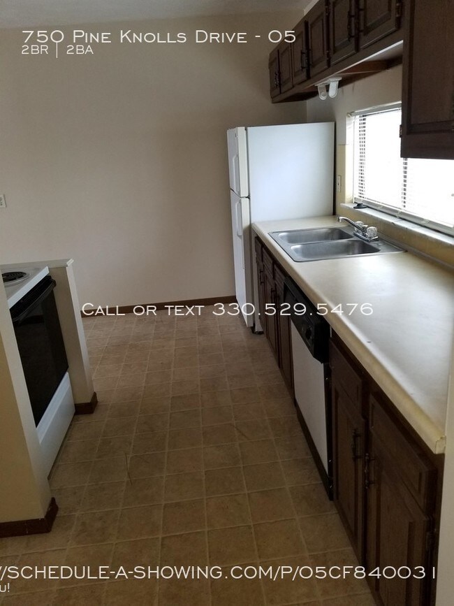 Building Photo - 750 Pine Knolls Dr