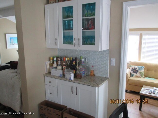 Building Photo - 27 S Beach Dr