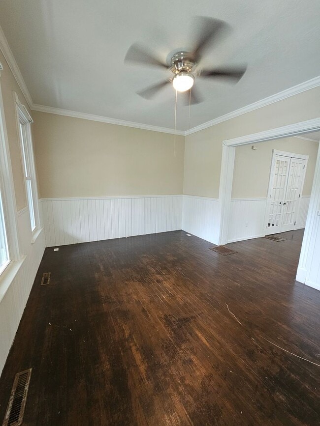 Building Photo - There is a $25 fee per application and eve...