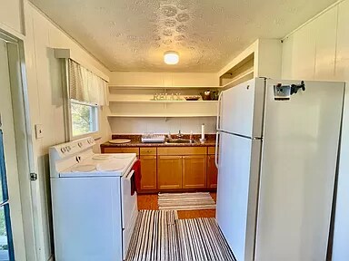 Building Photo - 235 Seaside St