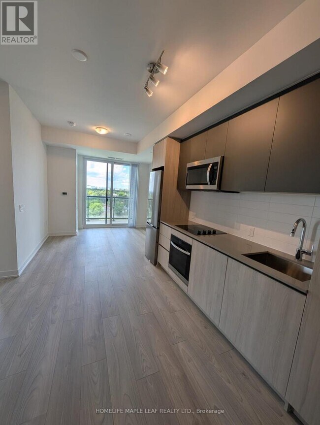 Photo du bâtiment - 5858 Yonge St