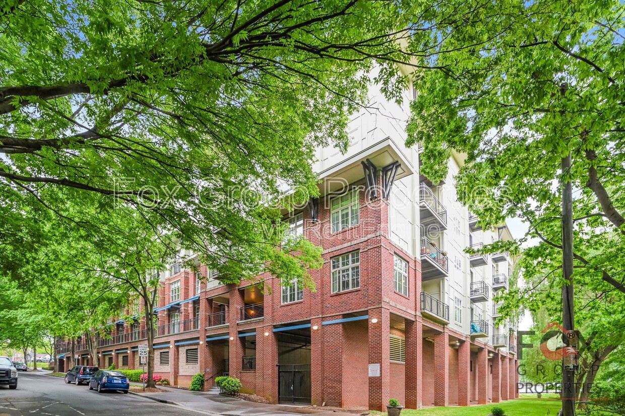 Primary Photo - 1101 W 1st St