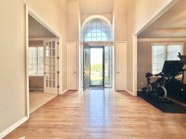Building Photo - Spacious 4-Bed Colonial in Troy’s Stone Ha...