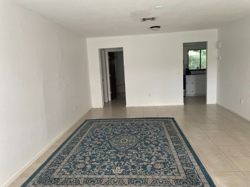 Foto principal - 10022-10028 8th St N