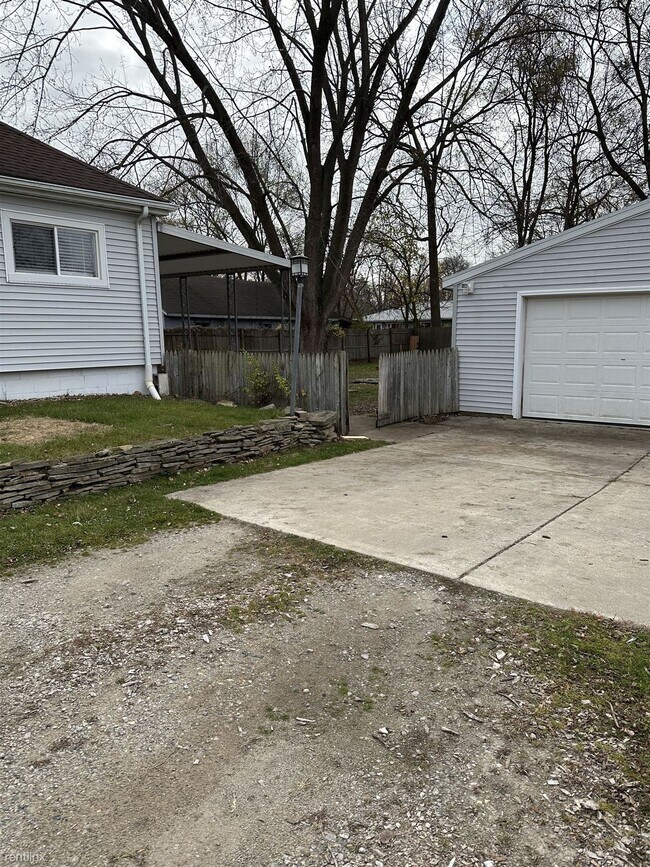 Foto del edificio - 2 br, 1 bath House - 427 Grand St