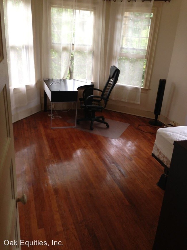 Foto del edificio - 3801 Macomb St NW