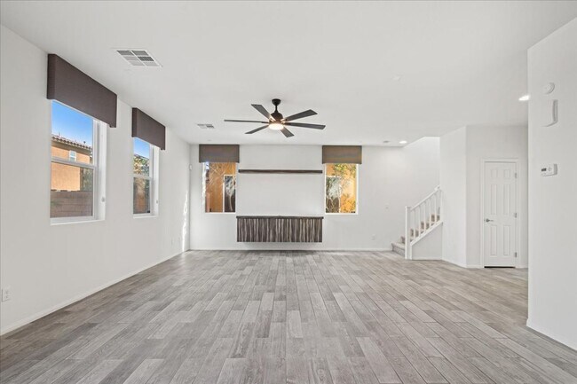 Building Photo - Perfect Entertaining Backyard Three Bedroom with High-end Finishes