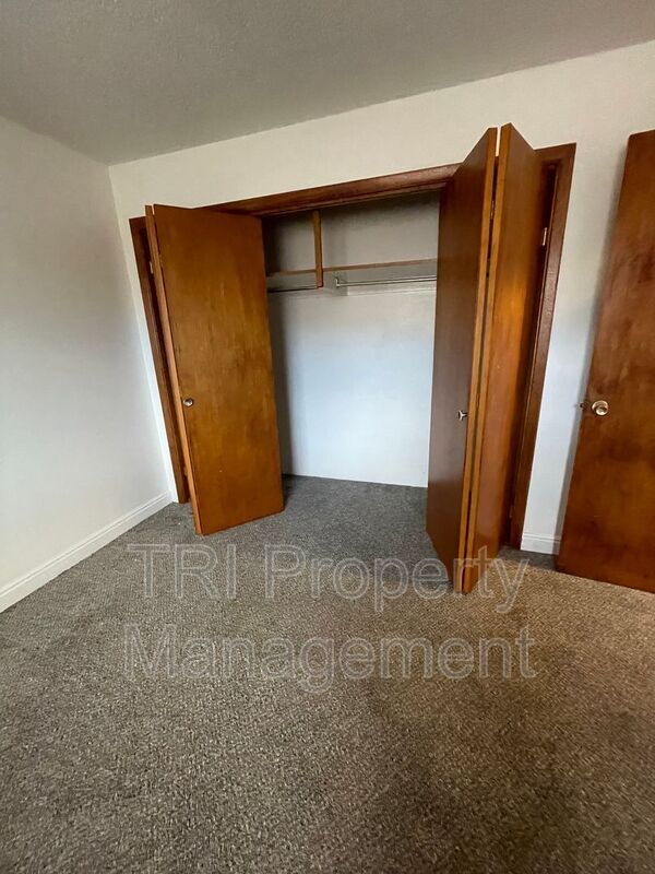 Building Photo - 824 30th Ave Pl