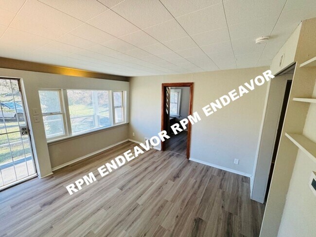 Foto del edificio - “Move-In Ready 2BR St. Louis Home with Bonus Room"