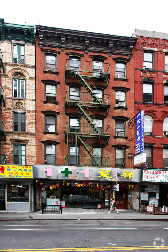 Foto del edificio - 135 E Broadway