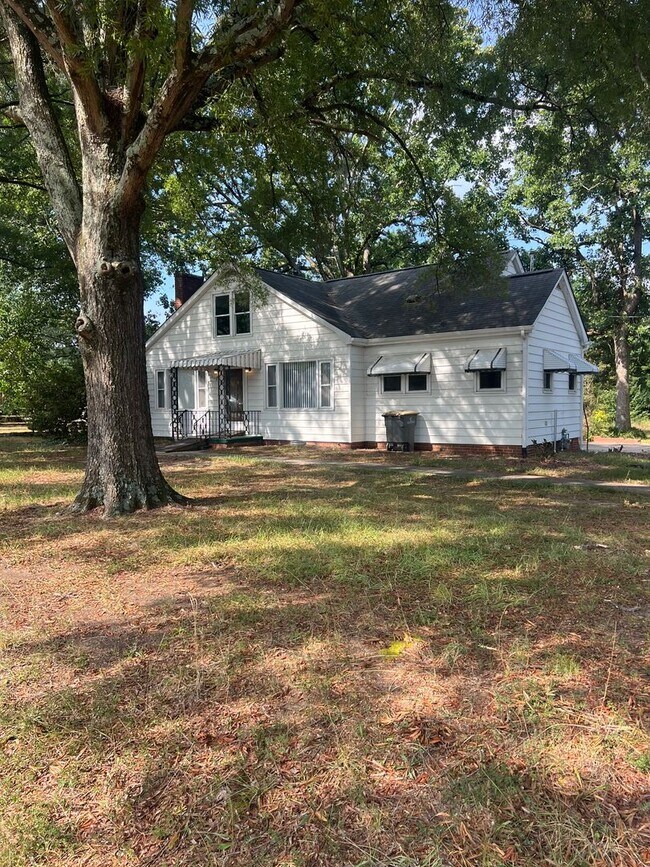 Foto del edificio - 2108 Concord Lake Rd