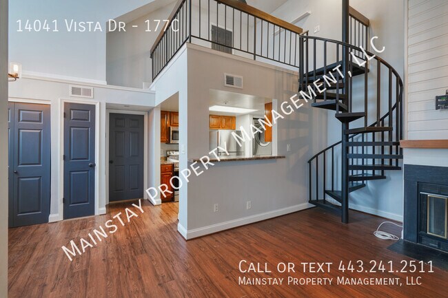 Building Photo - Beautiful 1 Bedroom Condo W/ Bonus Loft Sp...