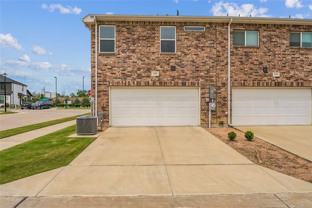 Building Photo - 1291 Lamar Dr