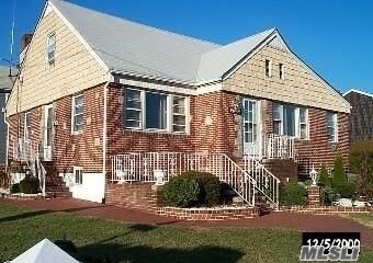 Foto del edificio - 241 Randall Ave