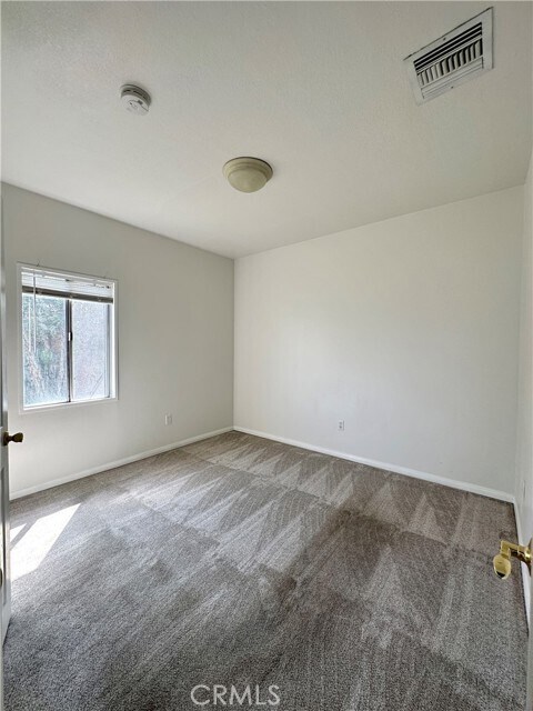 Building Photo - 347 N Barbara Ave