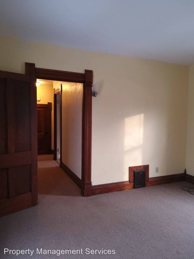 Building Photo - 3 br, 1 bath House - 402 N Indiana Ave.