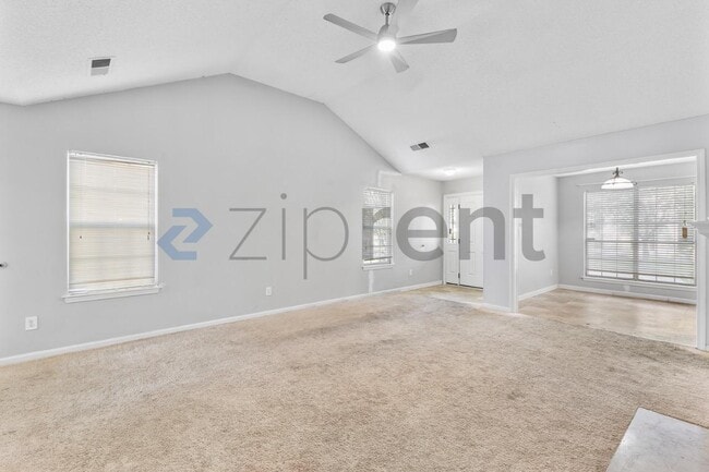 Foto del edificio - 922 Treasure Pl SW