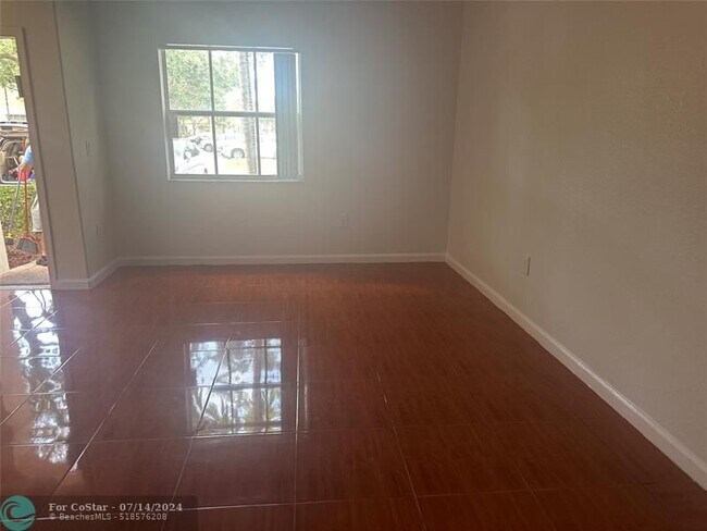 Foto del edificio - 8326 SW 29th St