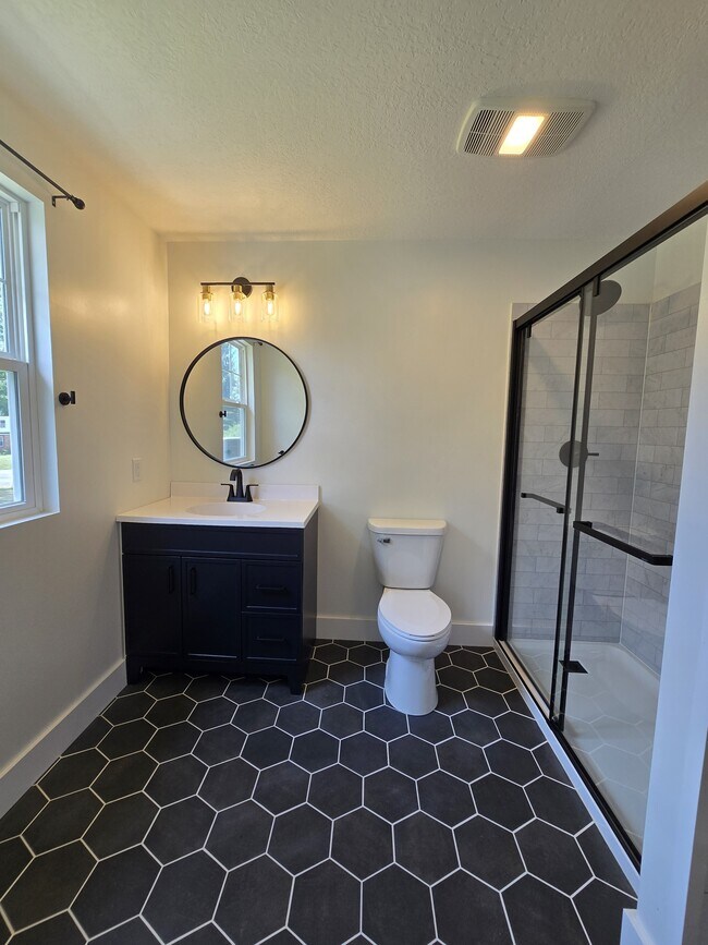 Foto del edificio - 6446 Navarre Rd SW
